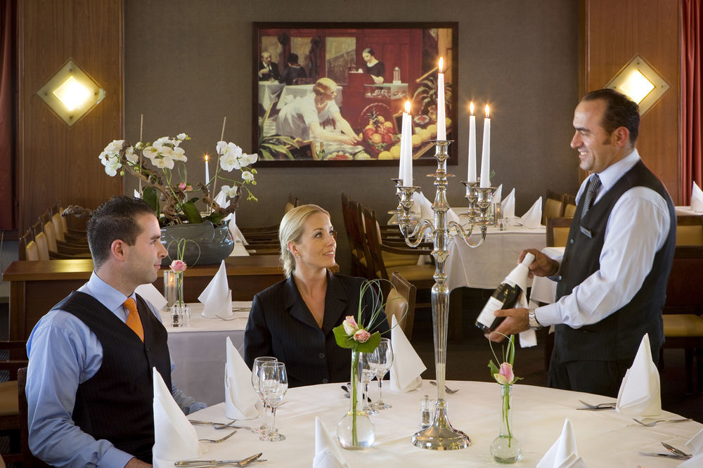 Van Der Valk Hotel Stein Urmond Esterno foto
